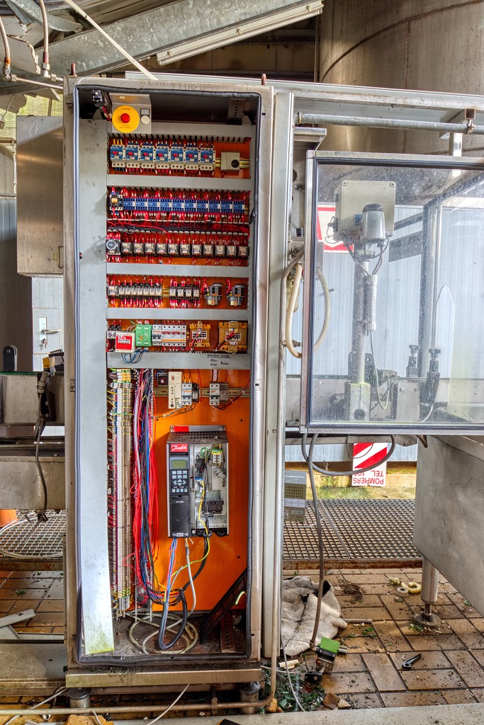 club soda hdr belgie urbex spa belgique belgium decay verlaten fabriek usine factory spawater bronwater ingestort lost abandoned